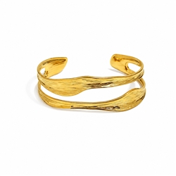 Twisted Wave Bangle in Gold