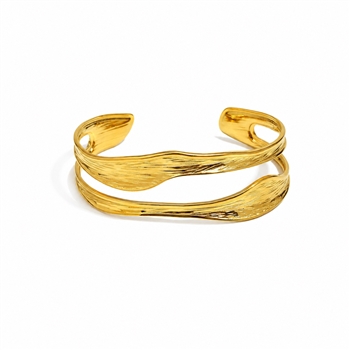 Twisted Wave Bangle in Gold