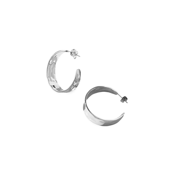 Large C Hoop Hammered Earring in Silver