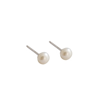 Freshwater Pearl Stud Earrings