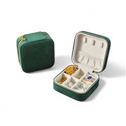 Velvet Squared Travel Box in Emerald
