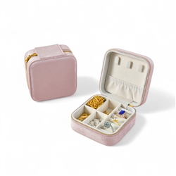 Velvet Squared Travel Box in Pink