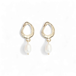 Freshwater Pearl Drop Earring in Gold